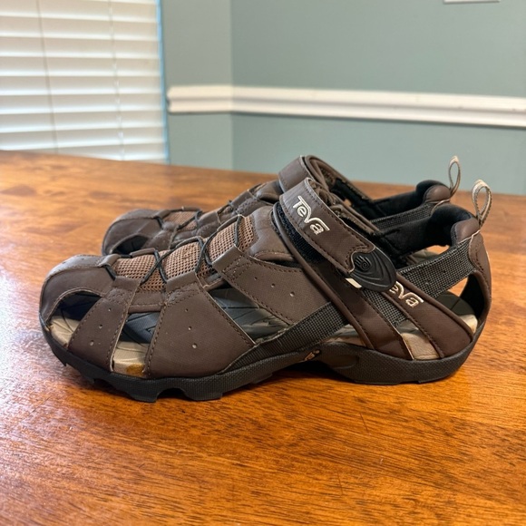 Teva Forebay Brown Men\'s Sandals size 12